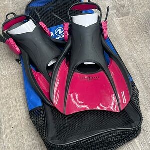 Aqua Lung Trek Travel series Berry Pink and Black Swim Fins